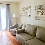 Exquisit Flat Right Apartment *