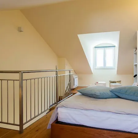 Exquisit Flat Right * Лиссабон